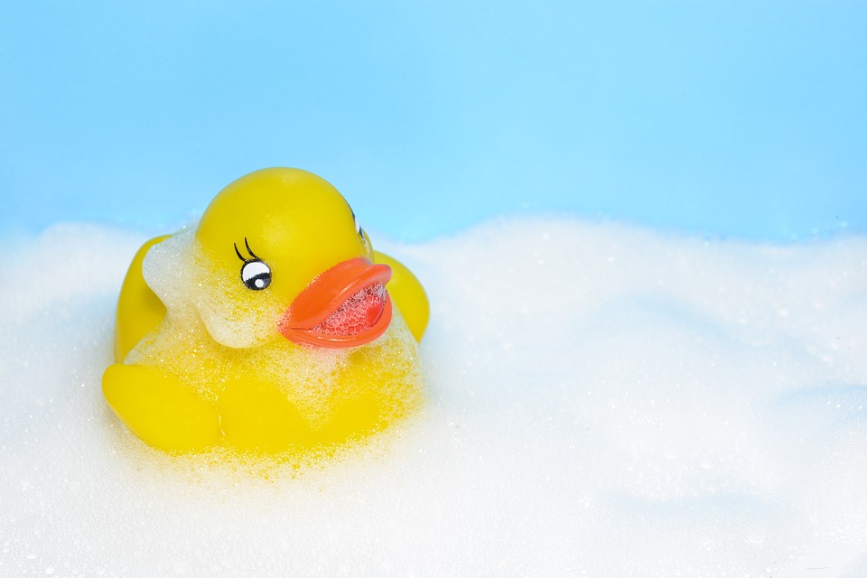 Attention aux canards de bain!